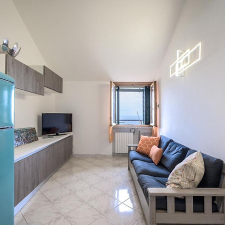 La Mansarda Sopra Campo Pisano - Genovainrelax Apartment Екстериор снимка