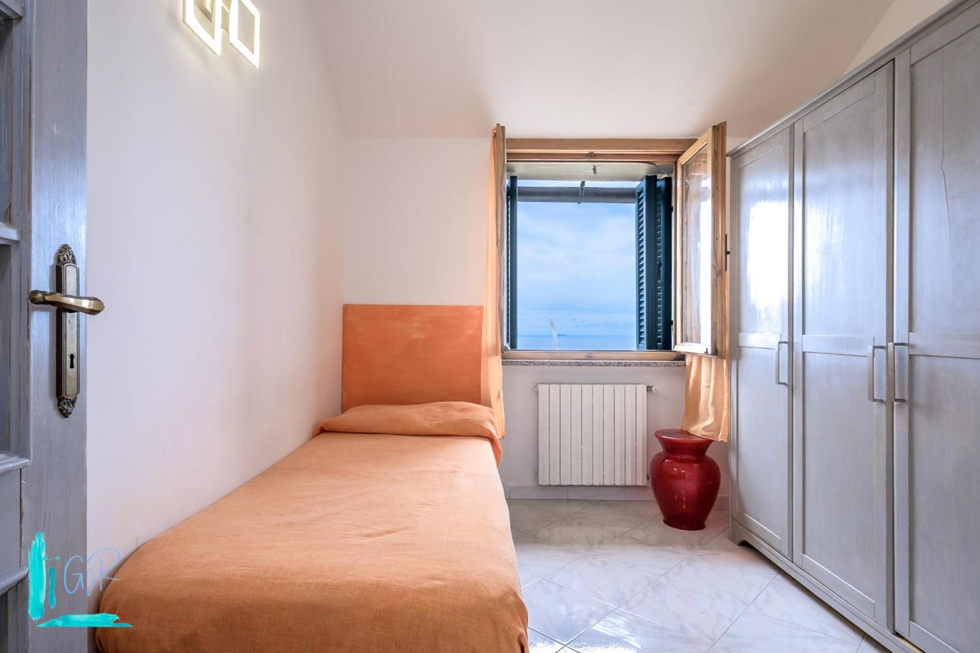 La Mansarda Sopra Campo Pisano - Genovainrelax Apartment Екстериор снимка